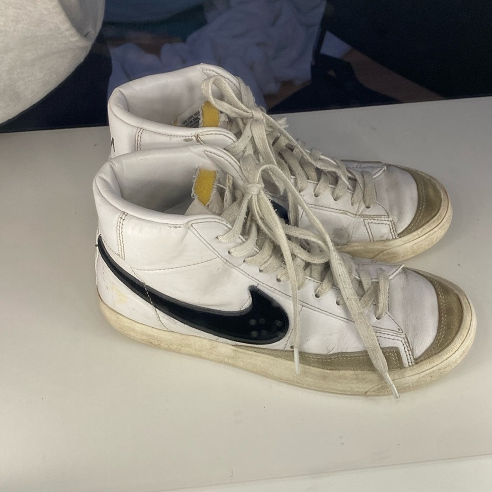 Nike Blazers W7.5
